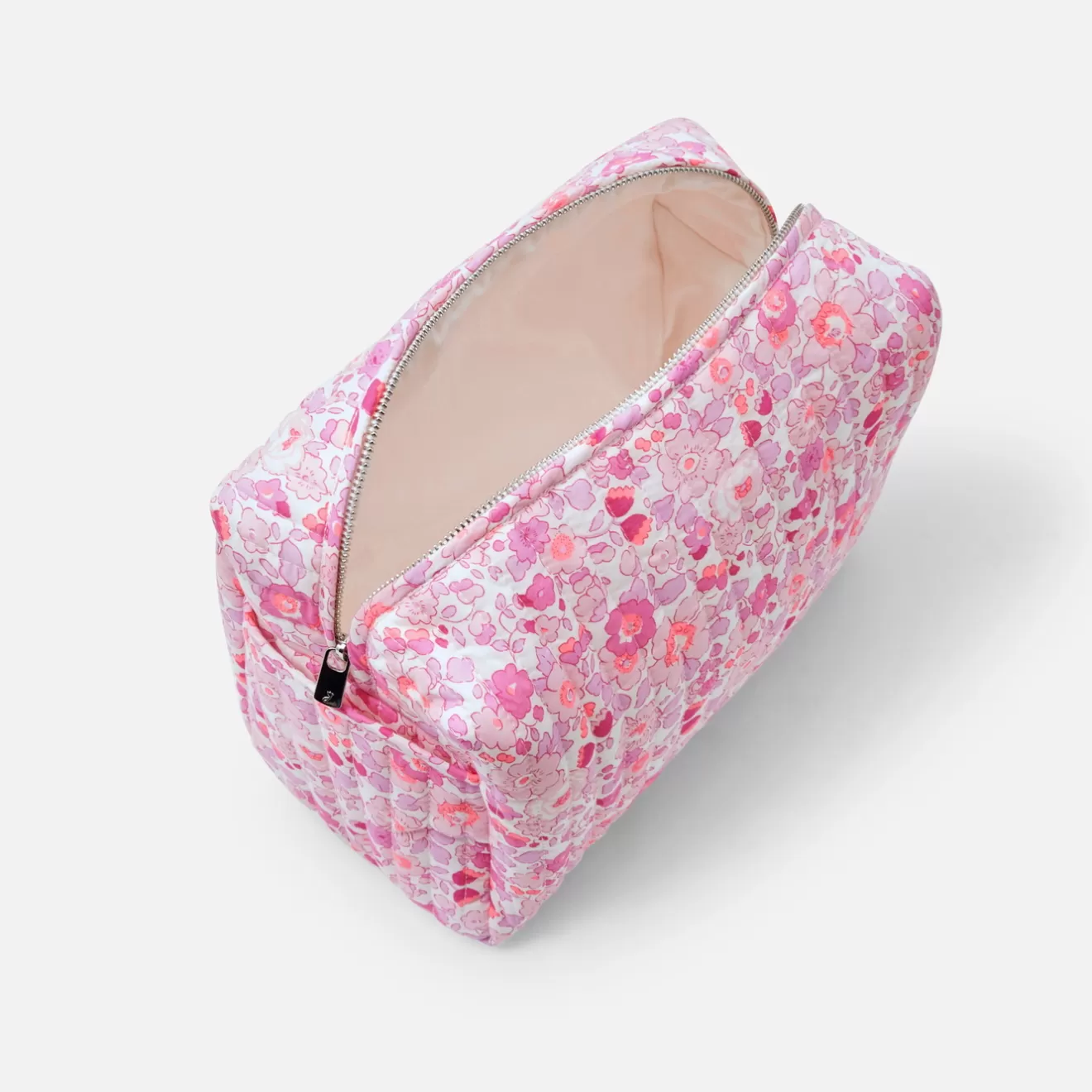 liberty_fabric_toiletry_bag_2.webp Jacadi Diaper Bags And Toiletry Bags | Diaper Bags And Toiletry Bags | Liberty fabric toiletry bag