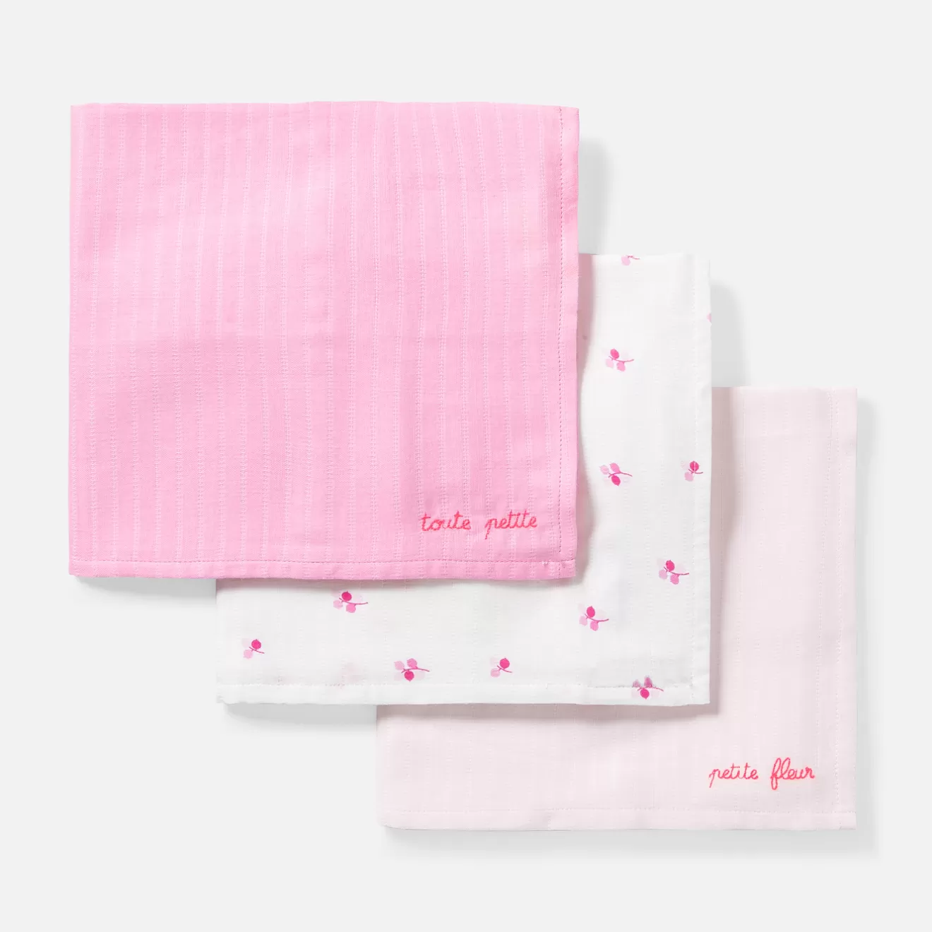 set_of__swaddling_clothes_2.webp Jacadi Bibs And Swaddling Cloths | Set of 3 swaddling clothes