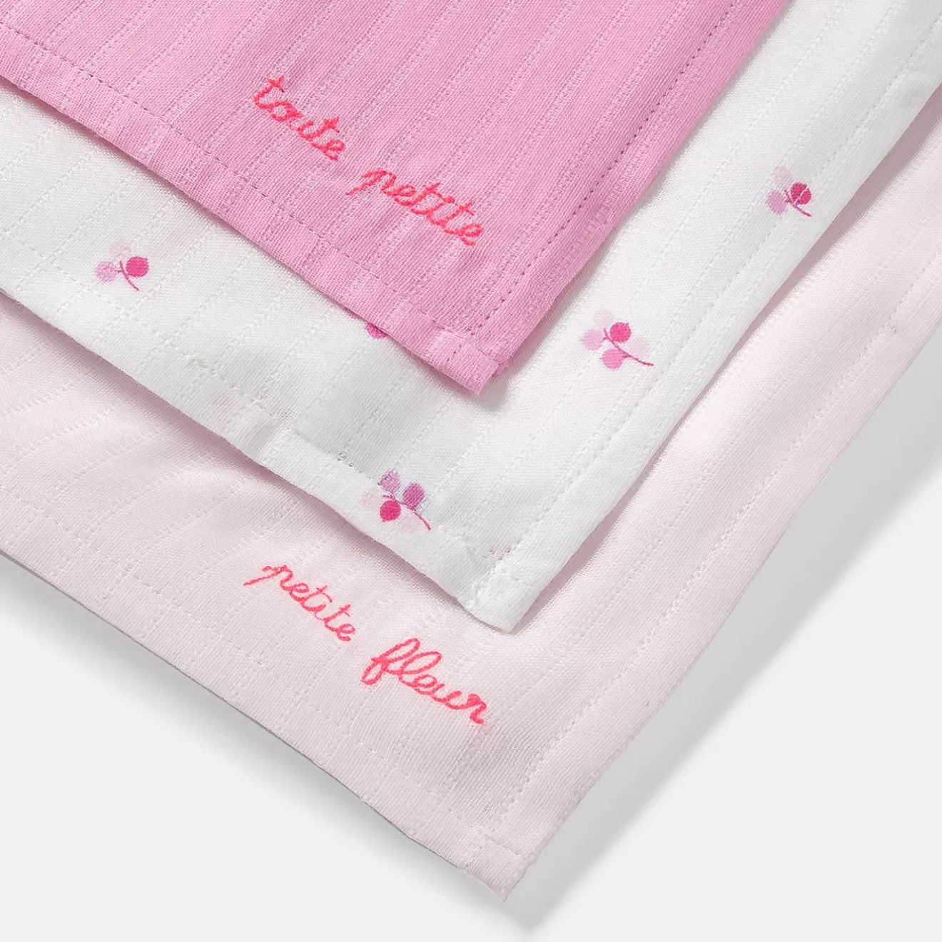 set_of__swaddling_clothes_3.webp Jacadi Bibs And Swaddling Cloths | Set of 3 swaddling clothes